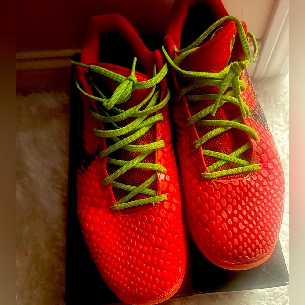 Gently Used Adults Nike Kobe 6 Protro Low Reverse Grinch 
 Shoes with Box.